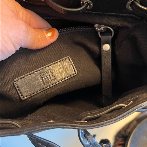 🛑 1 hour sale. Frye Black Leather Shoulder Bag - Picture 10 of 14